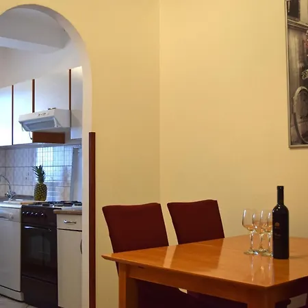 Apartmenthaus Mira Eldic Fazana Exterior photo