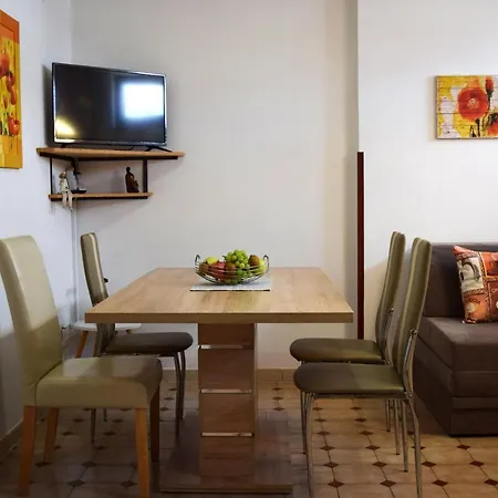 Apartmenthaus Mira Eldic Fazana Exterior photo