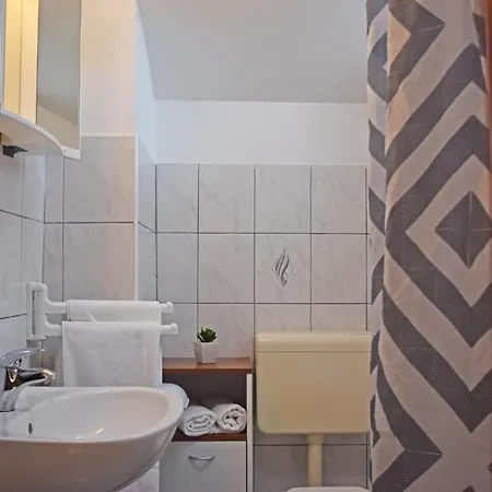 Apartmenthaus Mira Eldic Fazana Exterior photo