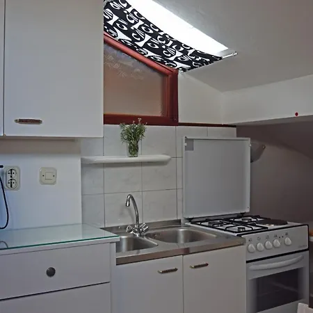 Apartmenthaus Mira Eldic Fazana Exterior photo